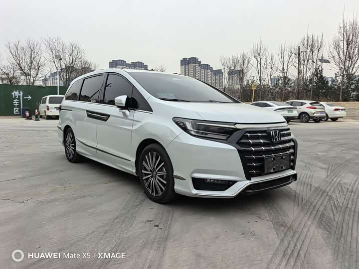 Фото 3 - Honda Elysion