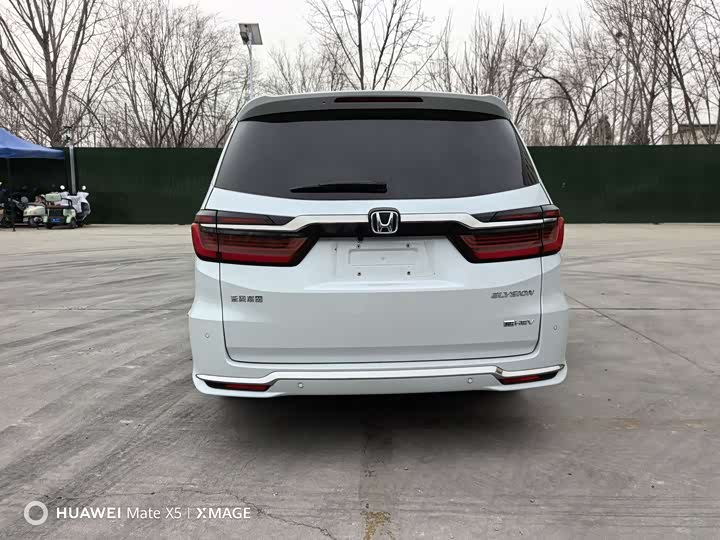 Фото 5 - Honda Elysion