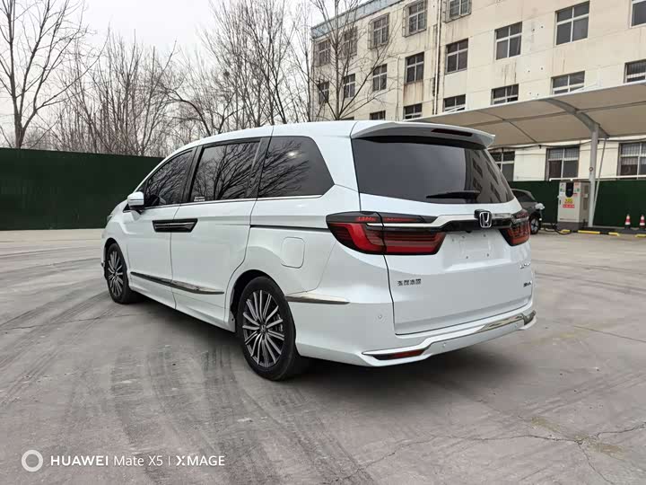 Фото 6 - Honda Elysion