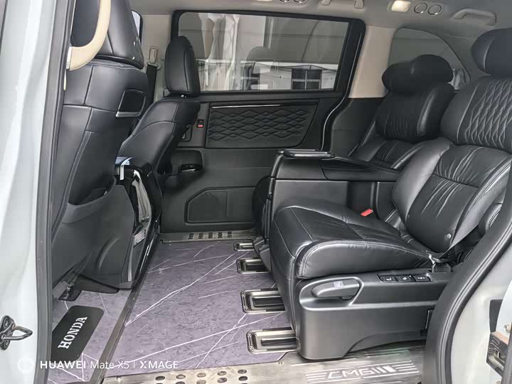 Фото 8 - Honda Elysion