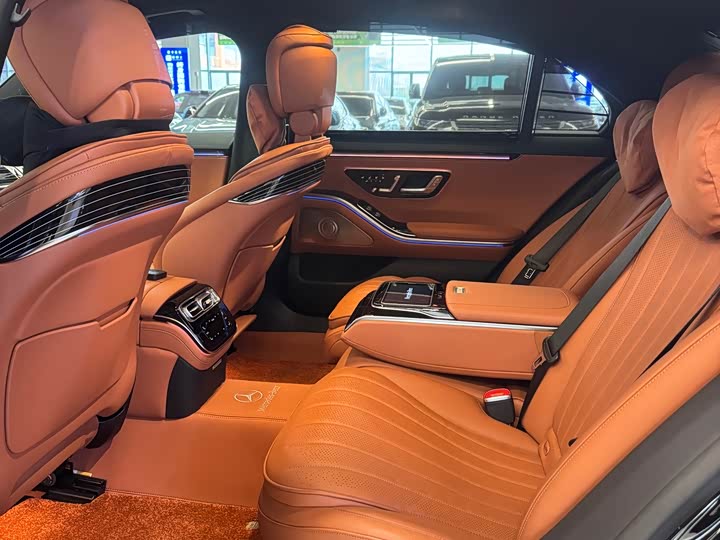 Фото 5 - Mercedes-Benz S-Class