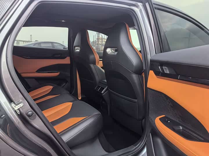 Фото 9 - Changan UNI-V