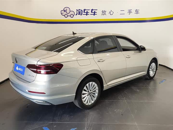 Фото 3 - Volkswagen Lavida