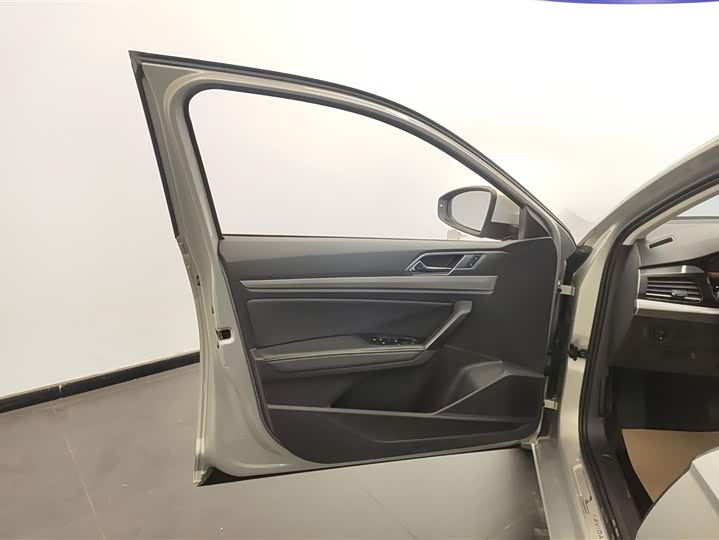 Фото 7 - Volkswagen Lavida