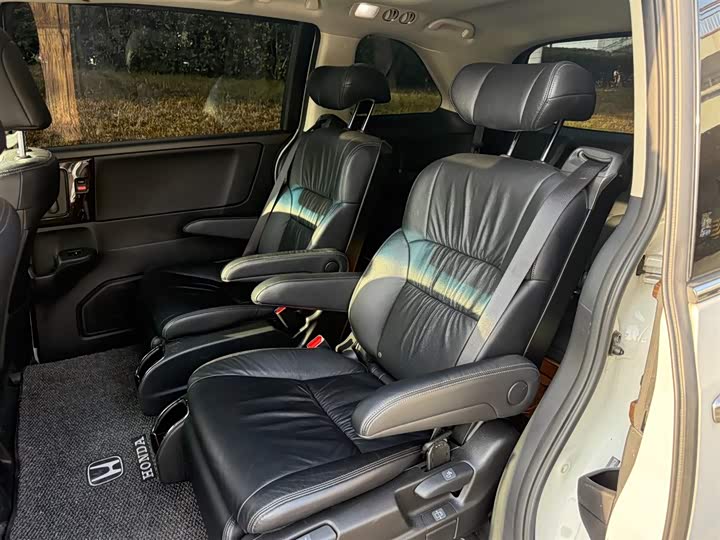 Фото 9 - Honda Odyssey