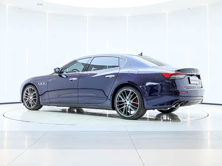 Фото 3 - Maserati Quattroporte