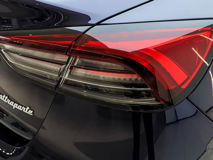 Фото 4 - Maserati Quattroporte