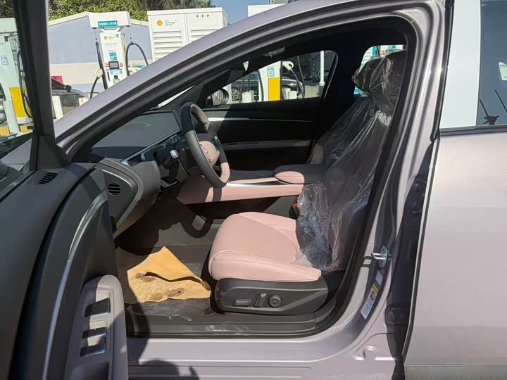 Фото 4 - XPeng Mona M03