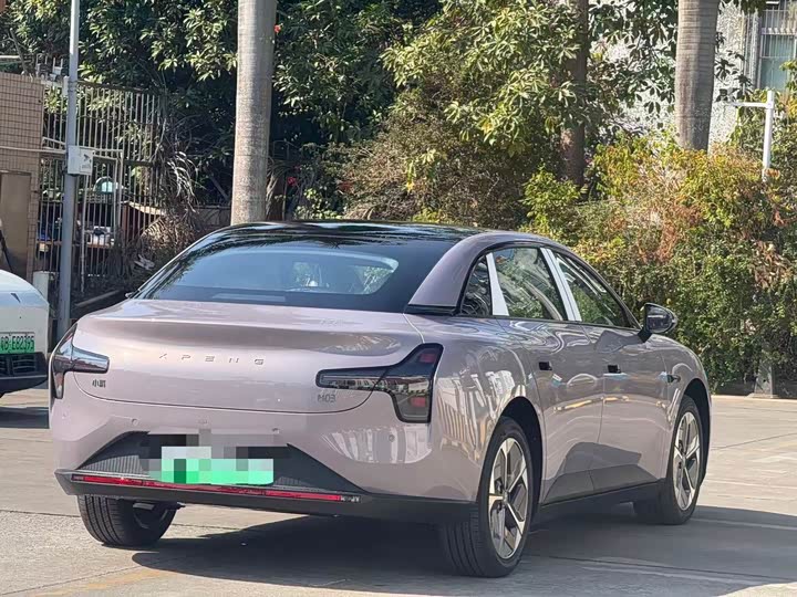 Фото 9 - XPeng Mona M03