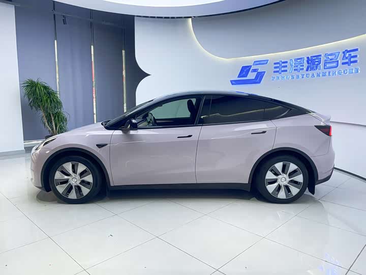 Фото 3 - Tesla Model Y