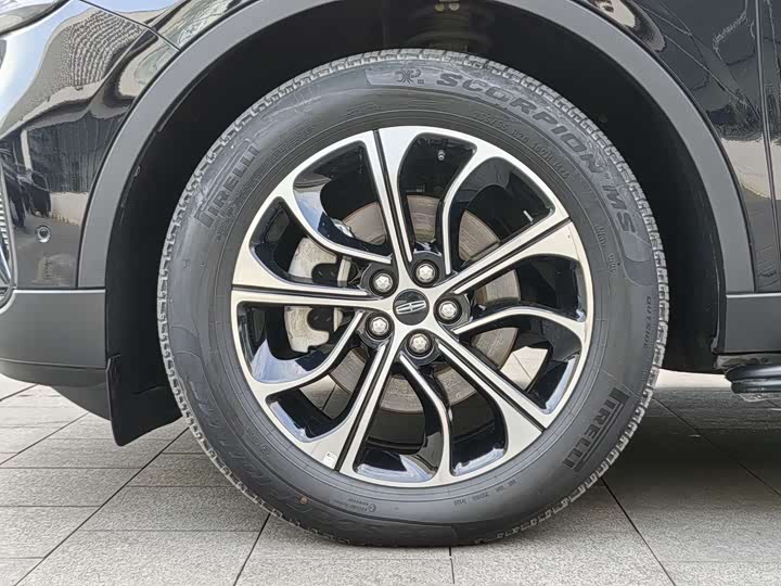 Фото 8 - Lincoln Nautilus