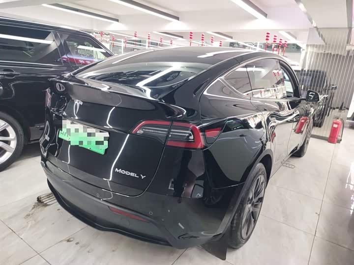 Фото 7 - Tesla Model Y