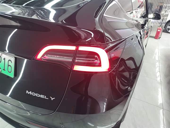 Фото 8 - Tesla Model Y