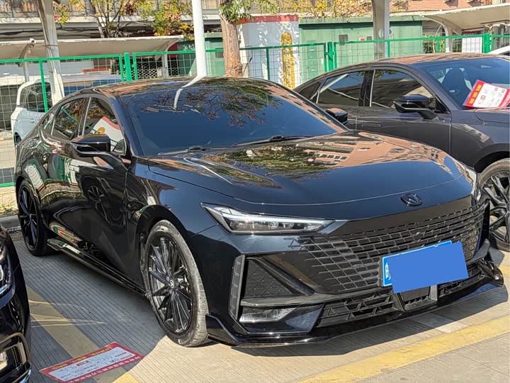 Фото 3 - Changan UNI-V