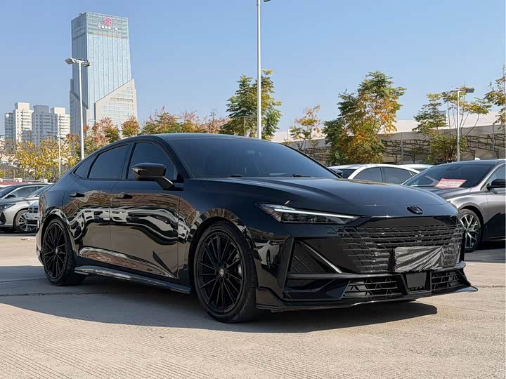 Фото 4 - Changan UNI-V