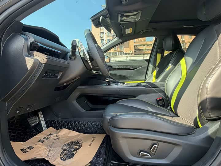 Фото 7 - Changan UNI-V