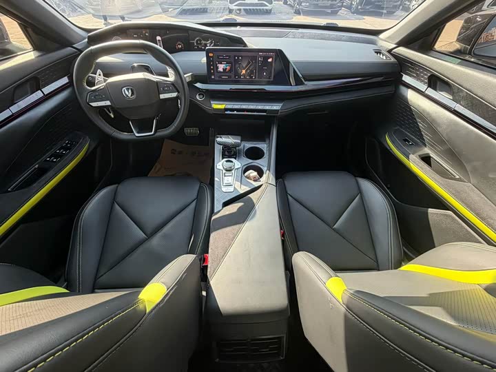 Фото 8 - Changan UNI-V