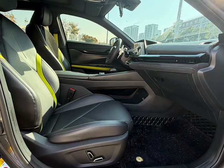 Фото 9 - Changan UNI-V