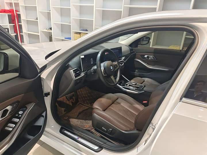 Фото 9 - BMW 3 Series