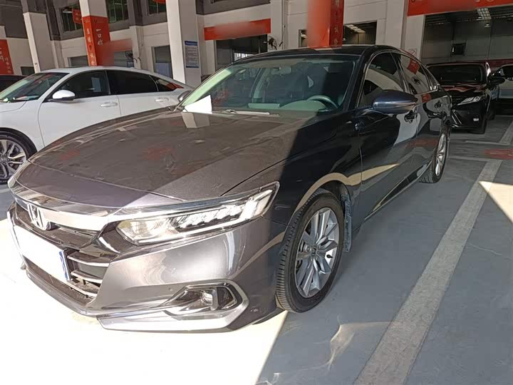 Фото 2 - Honda Accord