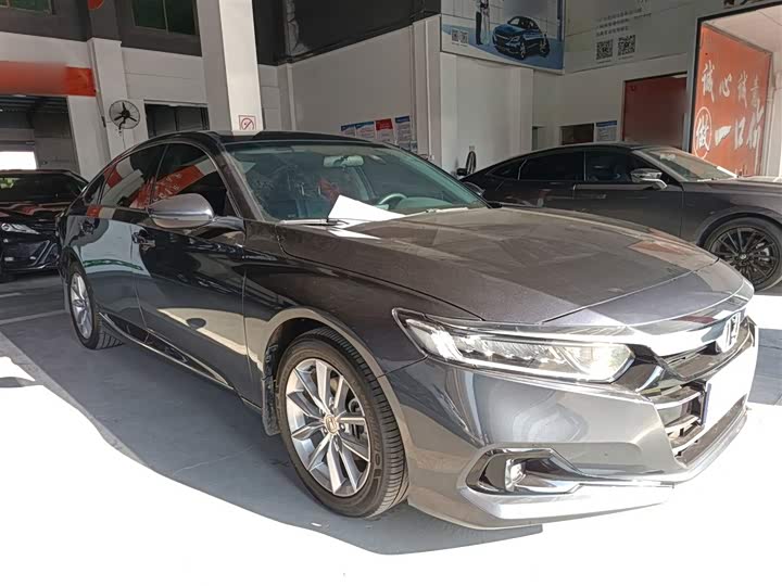 Фото 4 - Honda Accord