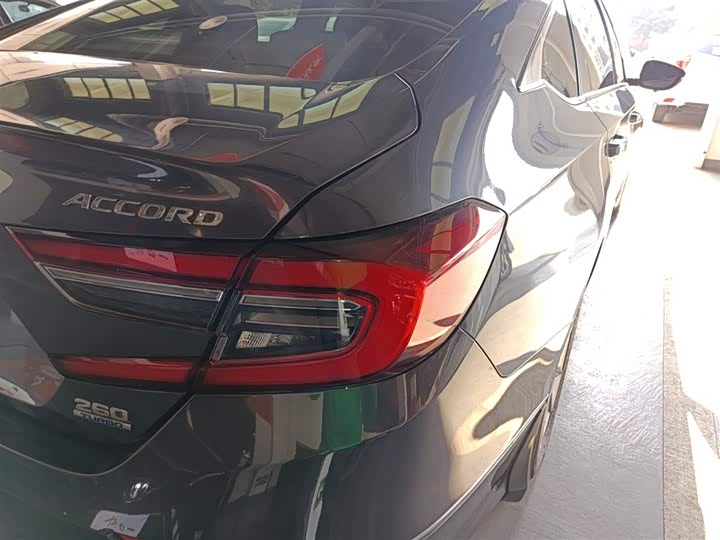 Фото 8 - Honda Accord