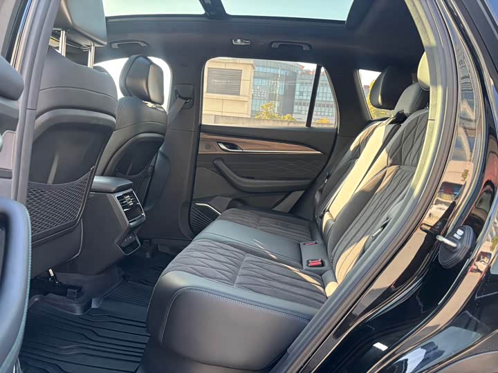 Фото 6 - Geely Monjaro