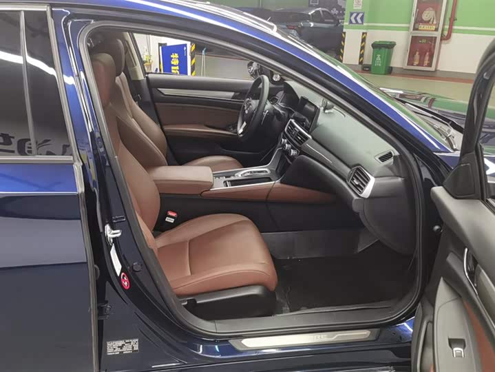 Фото 8 - Honda Inspire