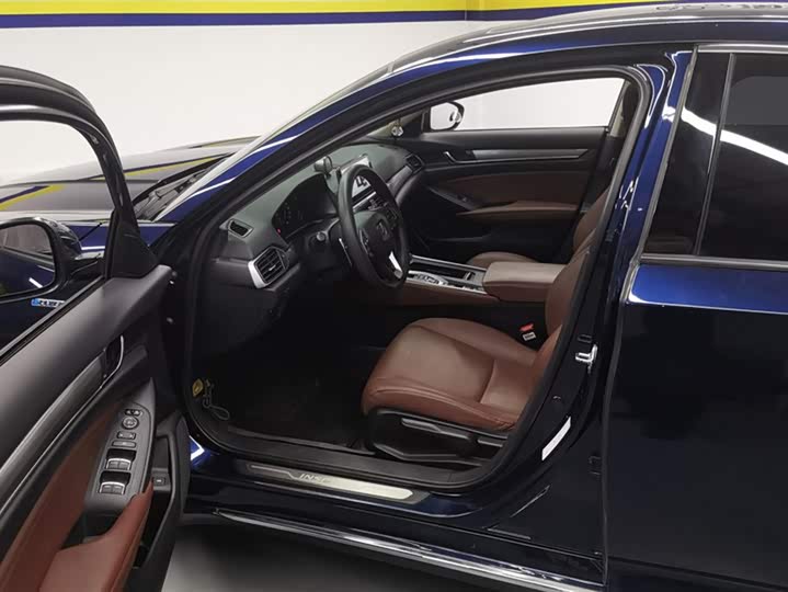 Фото 9 - Honda Inspire