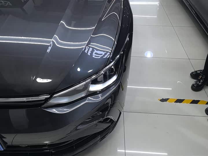 Фото 5 - Volkswagen Golf