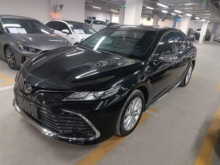 Фото 1 - Toyota Camry