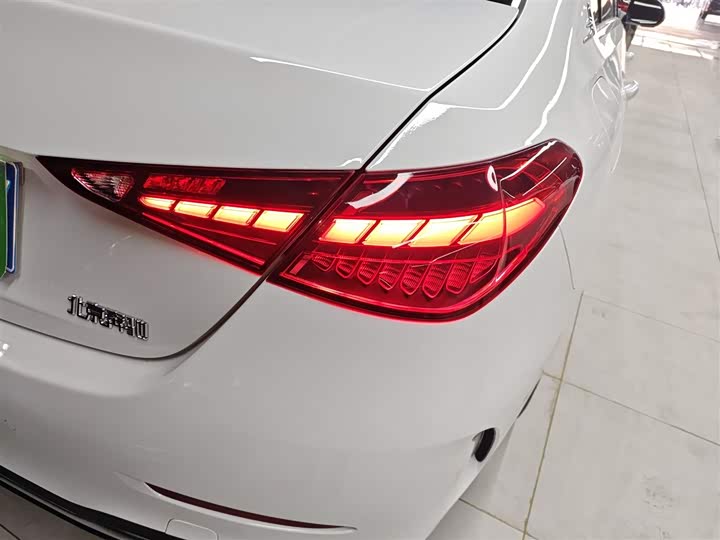 Фото 8 - Mercedes-Benz C-Class