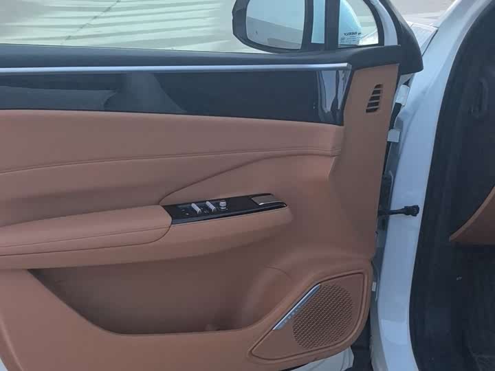 Фото 8 - Geely Galaxy L7