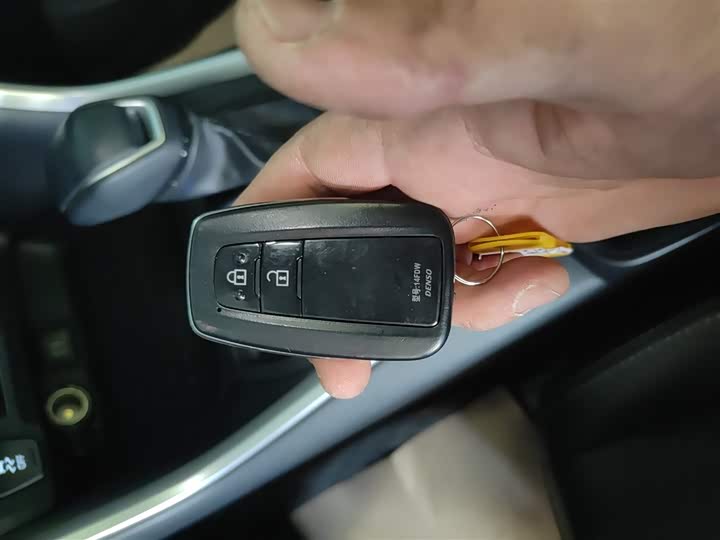 Фото 9 - Toyota Wildlander