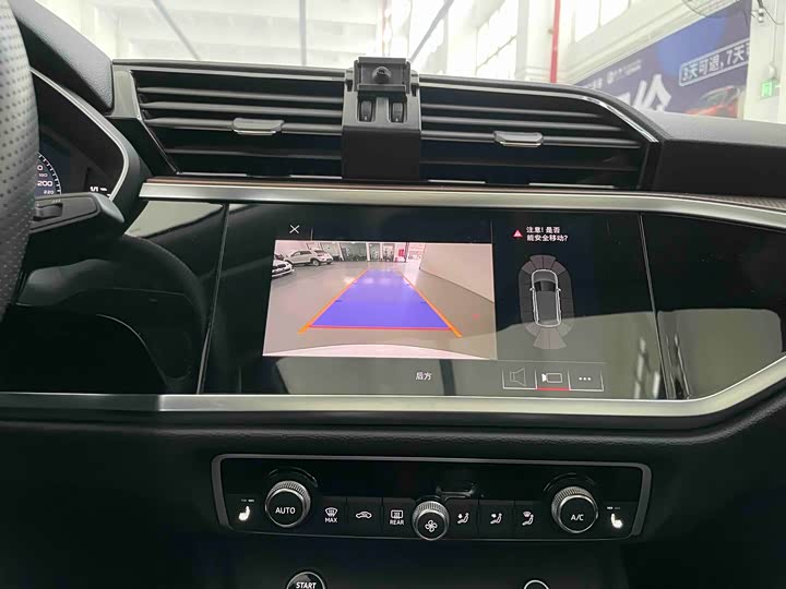 Фото 9 - Audi Q3