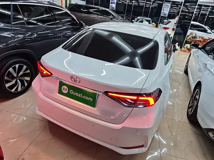 Фото 7 - Toyota Corolla