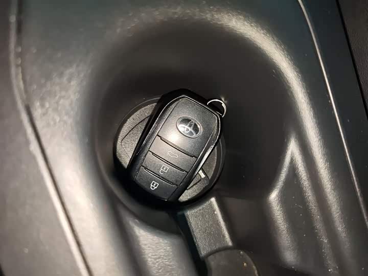 Фото 9 - Toyota Corolla