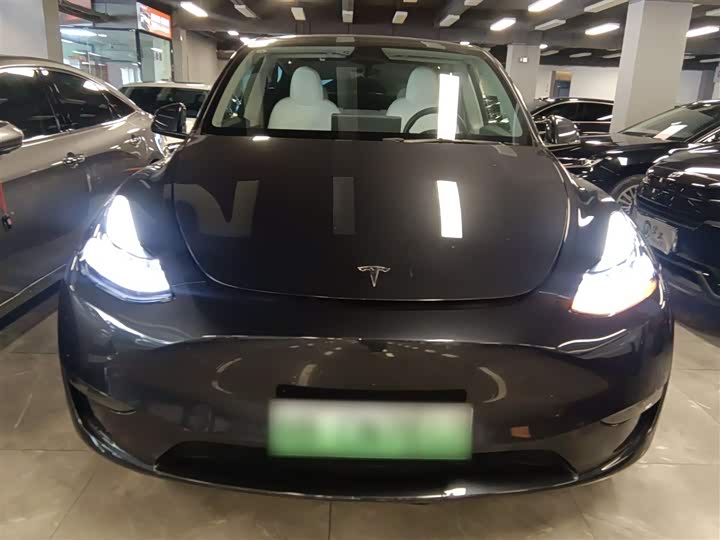Фото 3 - Tesla Model Y