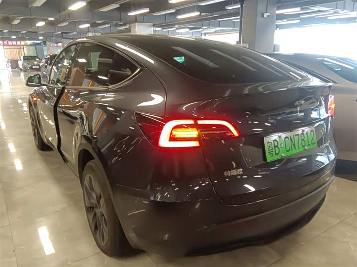 Фото 5 - Tesla Model Y