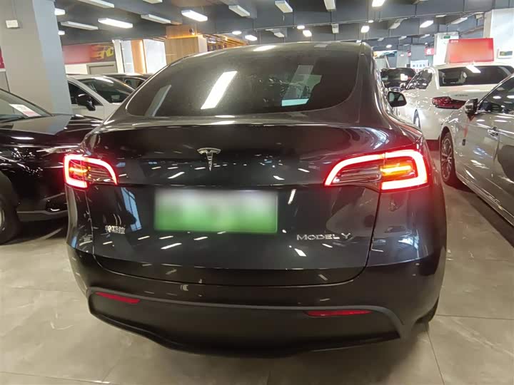 Фото 6 - Tesla Model Y