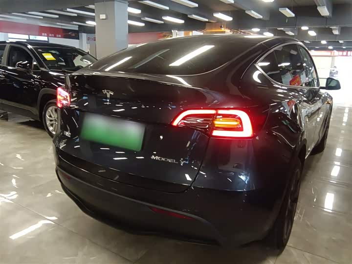 Фото 7 - Tesla Model Y