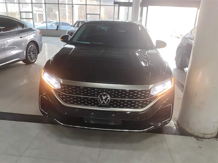 Фото 3 - Volkswagen Passat