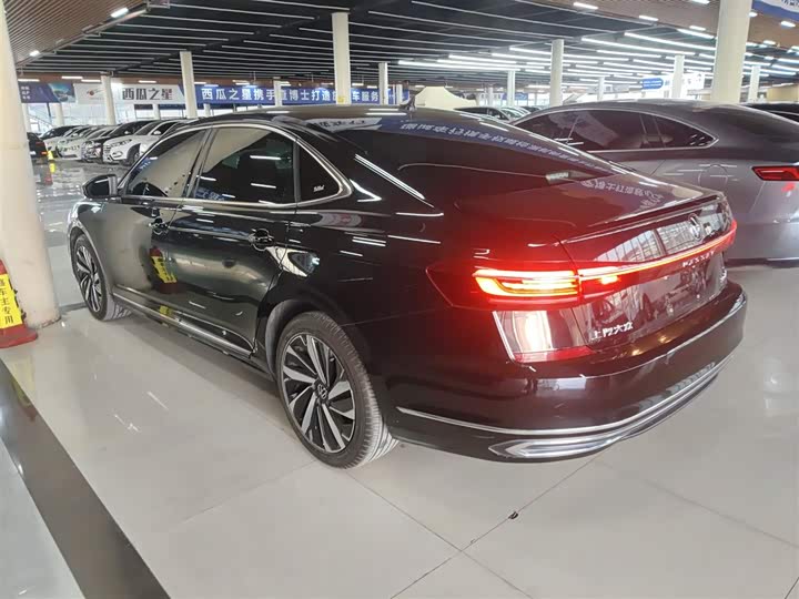 Фото 5 - Volkswagen Passat