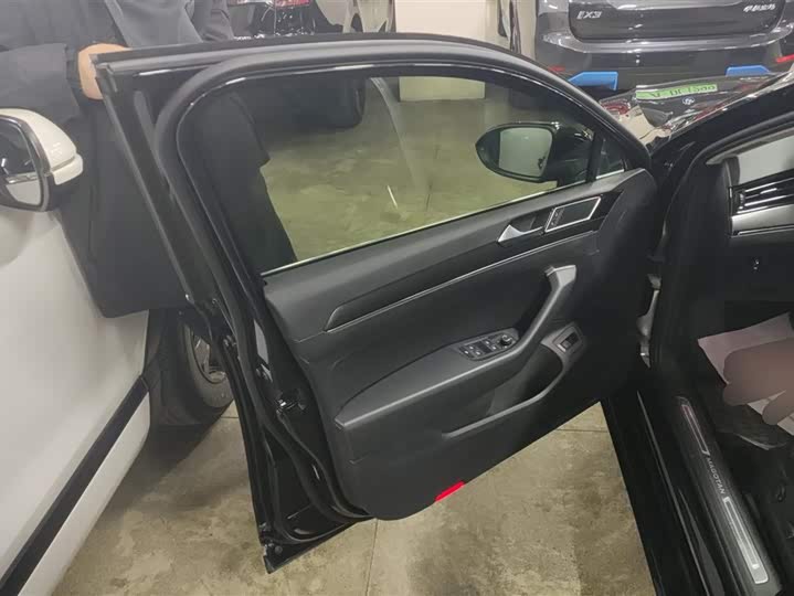 Фото 7 - Volkswagen Magotan