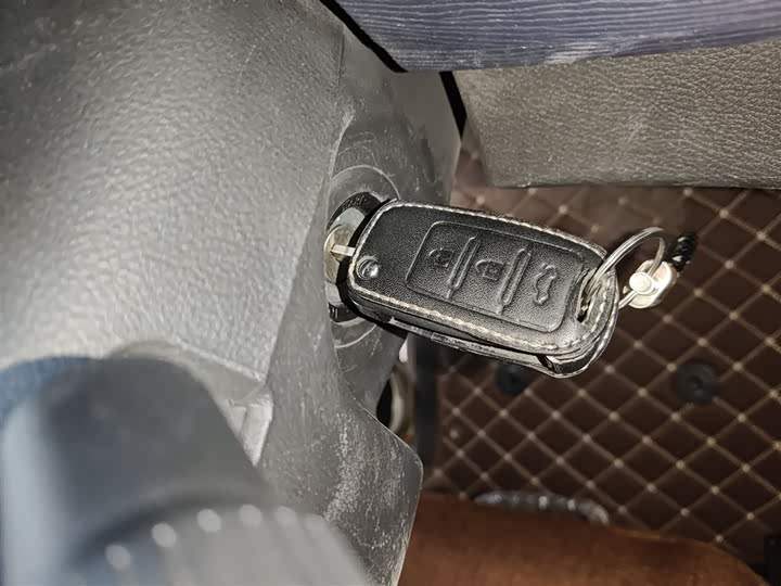 Фото 9 - Dongfeng Forthing Lingzhi M5