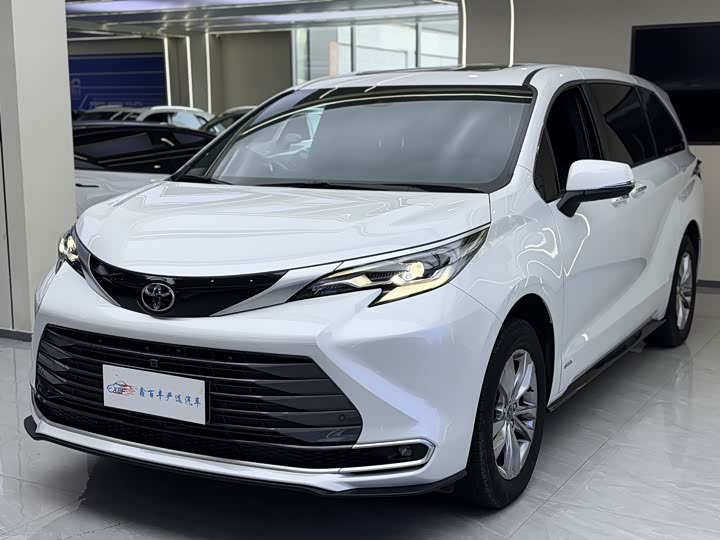 Фото 1 - Toyota Sienna