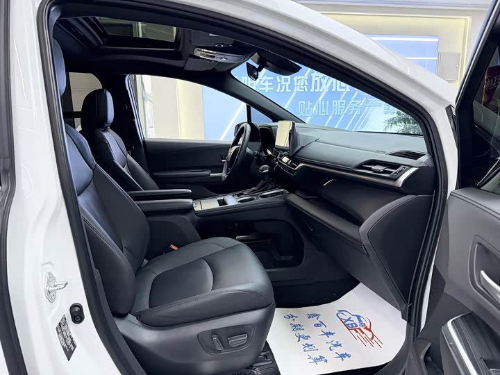 Фото 6 - Toyota Sienna