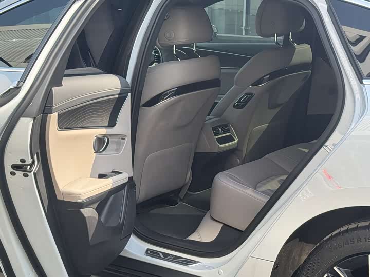 Фото 6 - BYD Han