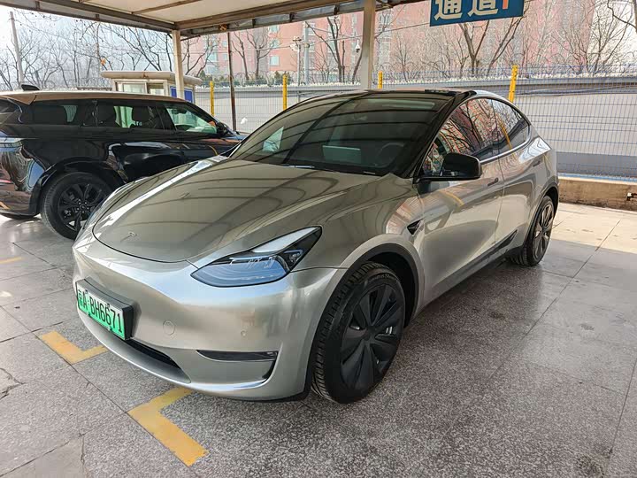Фото 1 - Tesla Model Y
