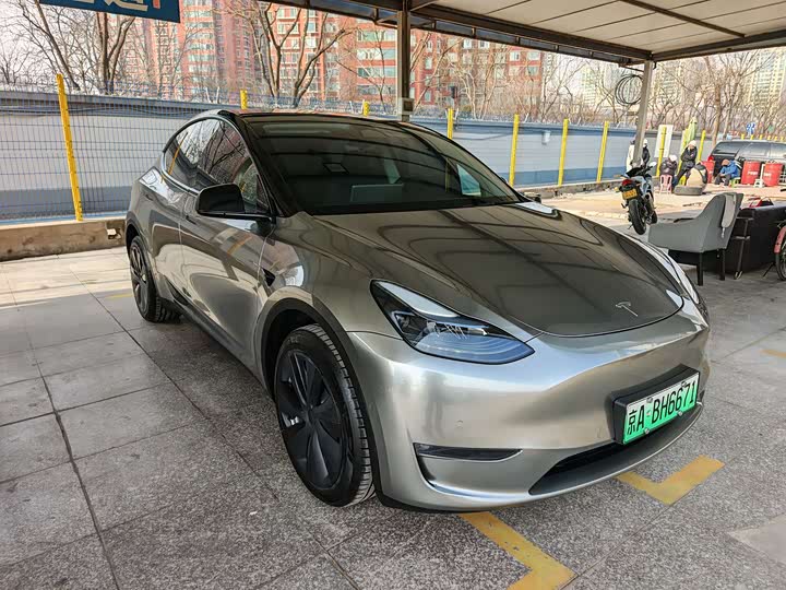 Фото 3 - Tesla Model Y
